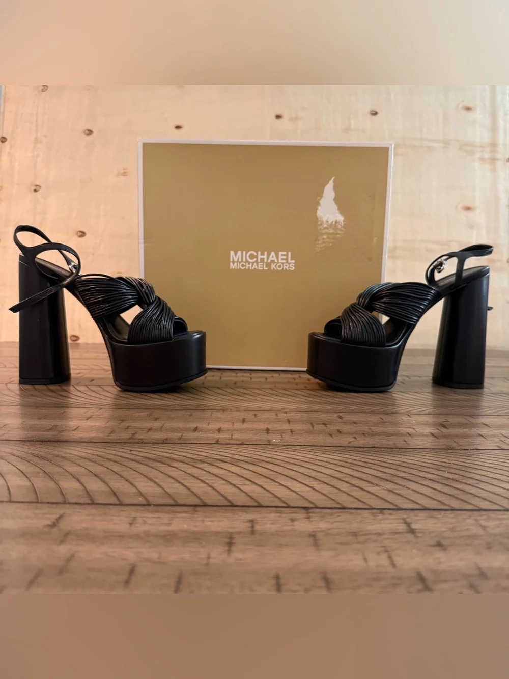 NWT Michael Kors Alesia Platform Sandals Black Faux Leather Sz 7.5